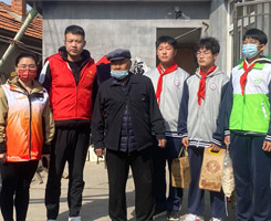 慰问孤寡空巢老人